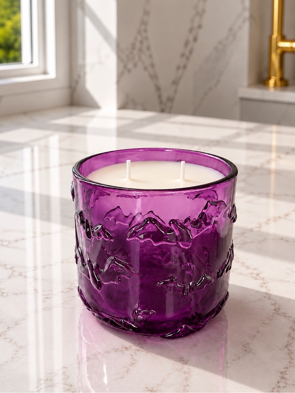 ❤️ Trick or Treat Candies Scented Purple bat Candle